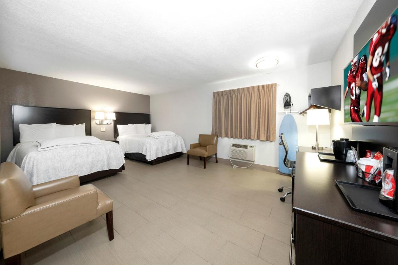 เรด รูฟ พลัส+ ฮันต์สวิลล์ Hotel ภายนอก รูปภาพ